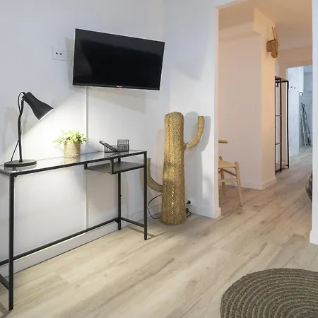 Ln4 - Loft Espacioso Y Acogedor Estudio Cerca Del Metro Zona Ayora Apartment *