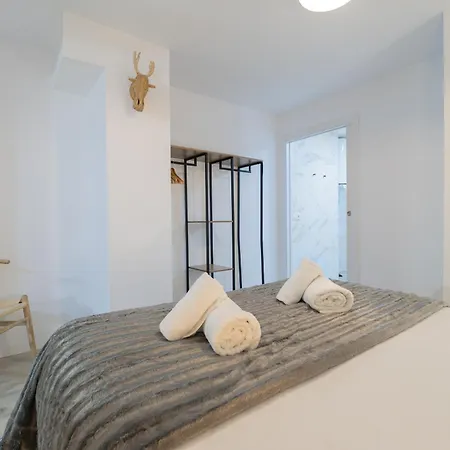 Ln4 - Loft Espacioso Y Acogedor Estudio Cerca Del Metro Zona Ayora Apartment *