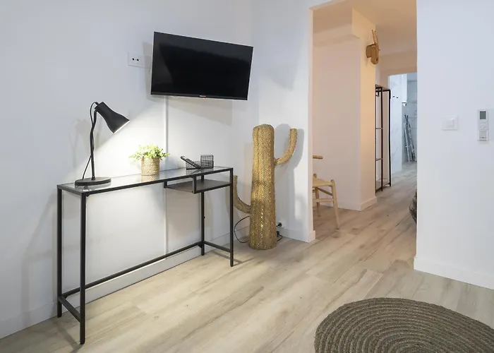 Ln4 - Loft Espacioso Y Acogedor Estudio Cerca Del Metro Zona Ayora 公寓 *