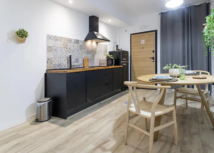 公寓 Ln4 - Loft Espacioso Y Acogedor Estudio Cerca Del Metro Zona Ayora *